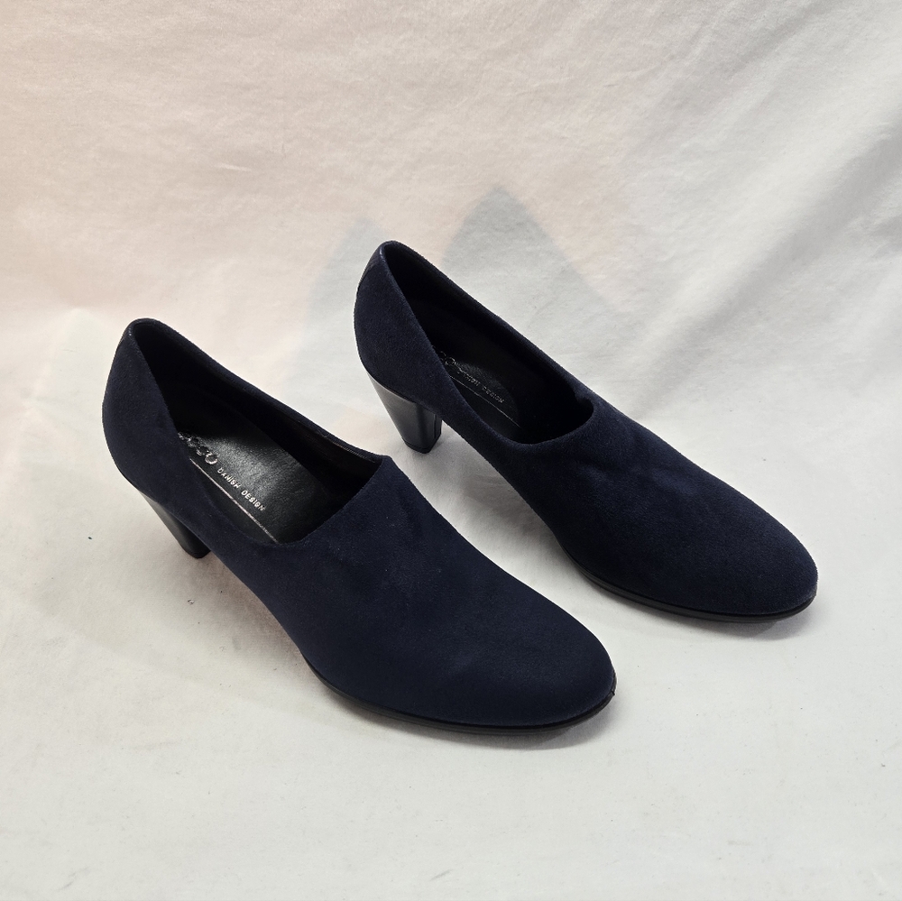 Ecco Women's Size 41 Danish Design Blue Suede Heels Pump Slip On - Picture 2 of 7